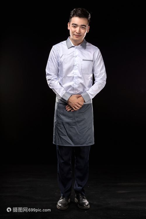 男服務(wù)生陽光服務(wù)形象 餐飲服務(wù)的溫暖力量